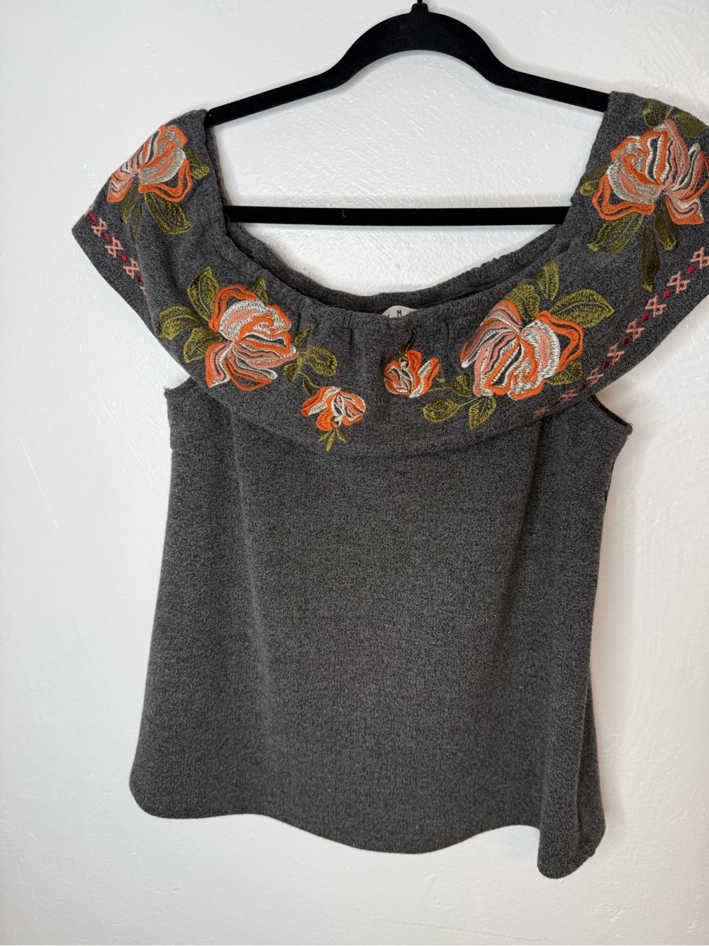 THML Embroidered Floral Off Shoulder Knit Top Gray Small - Picture 4 of 11